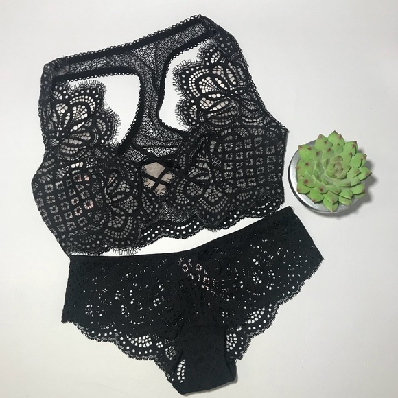 Complete SET Victoria’s Secret XS Lace Up Bralette - Picture 2 of 7